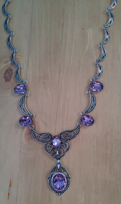 Win a 7 Charming Sisters Necklace of Your Choice at MomStart – Ends 06/30/2017